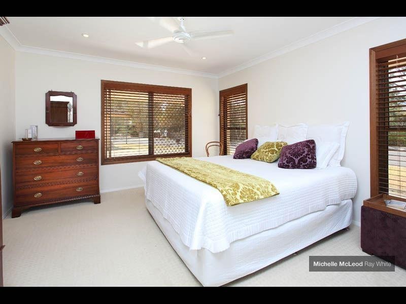 49 Kirkdale Road, Chapel Hill QLD 4069