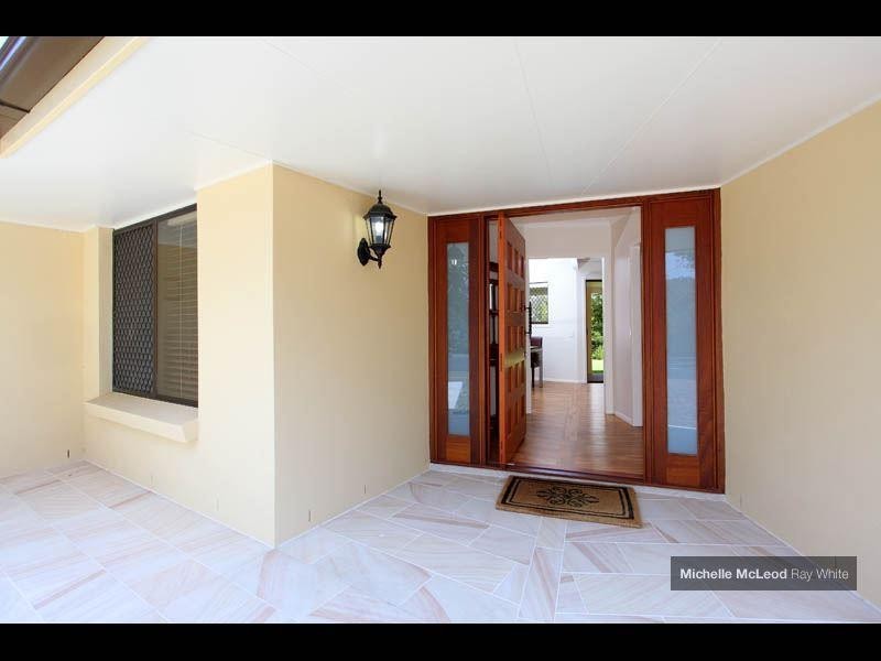 49 Kirkdale Road, Chapel Hill QLD 4069