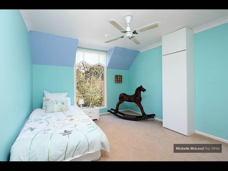 24 Hannah Street, Mount Ommaney QLD 4074