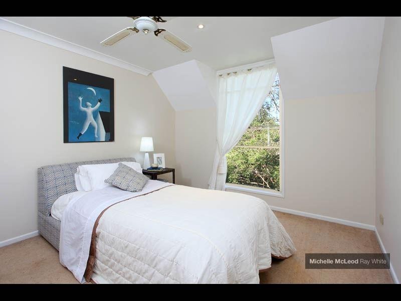 24 Hannah Street, Mount Ommaney QLD 4074