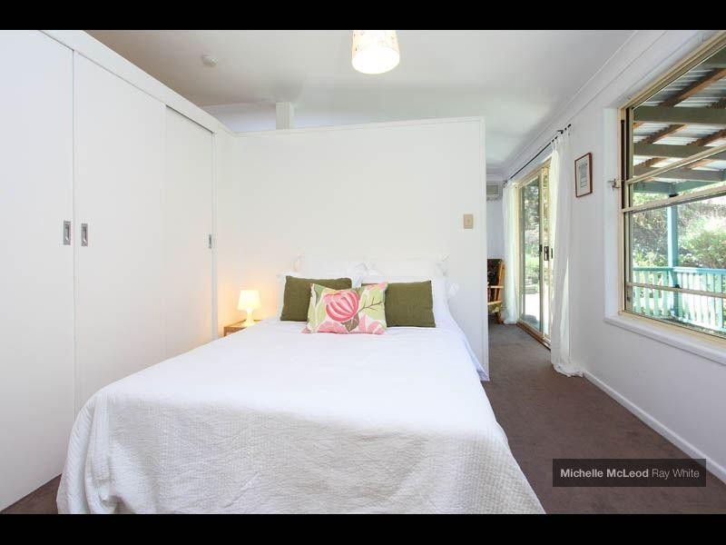 24 Hannah Street, Mount Ommaney QLD 4074