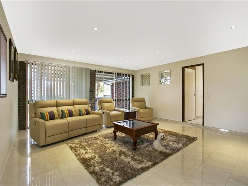 42 Port Street, Jamboree Heights QLD 4074