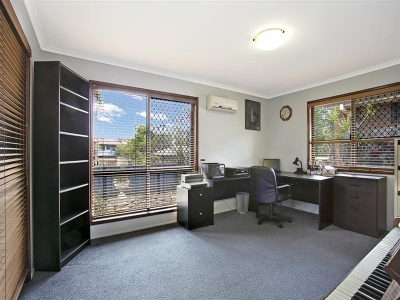 42 Port Street, Jamboree Heights QLD 4074