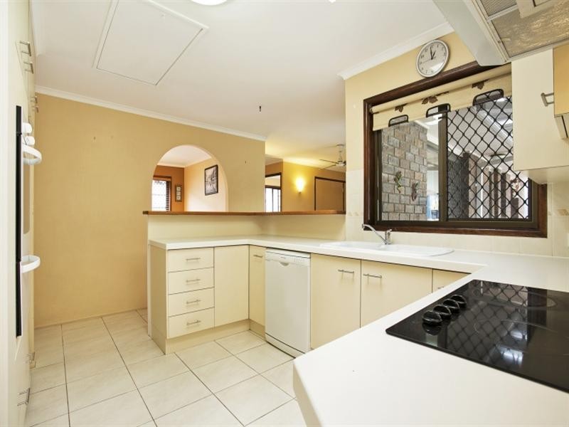 42 Port Street, Jamboree Heights QLD 4074