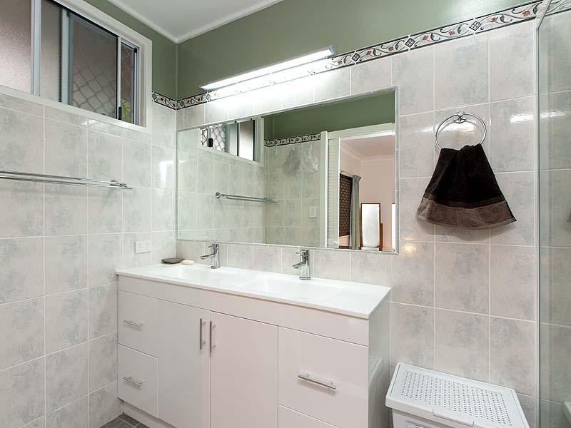 61 Coverdale Street, Indooroopilly QLD 4068