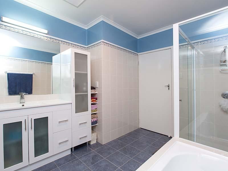 61 Coverdale Street, Indooroopilly QLD 4068