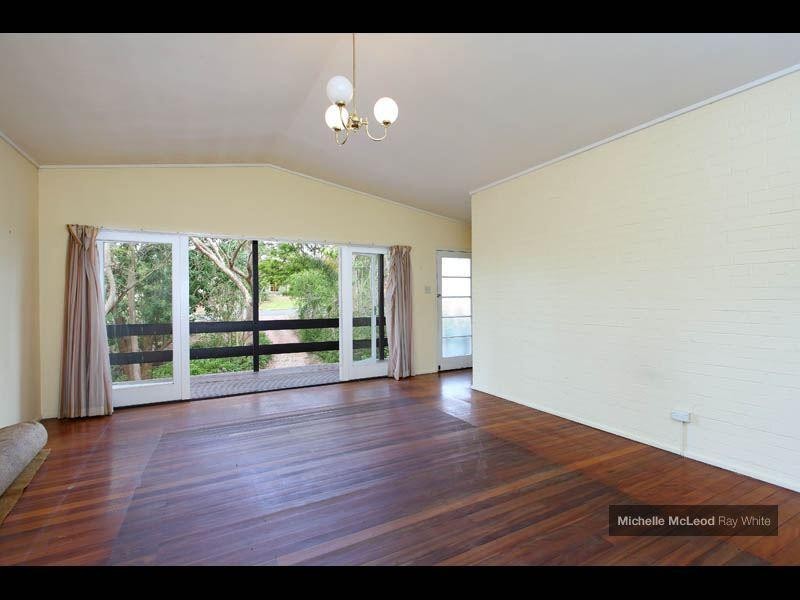 26 Gilruth Road, Kenmore QLD 4069