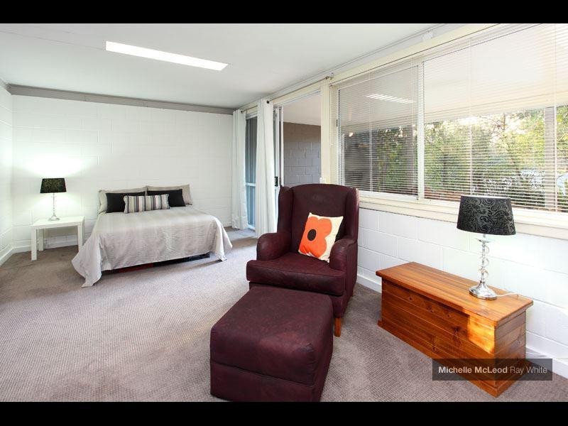 89 Moordale Street, Chapel Hill QLD 4069