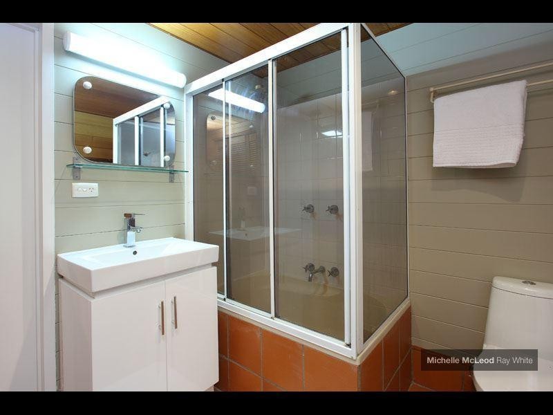 89 Moordale Street, Chapel Hill QLD 4069