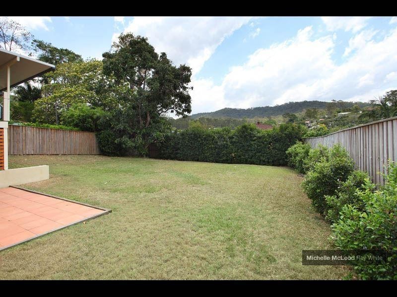 3 Crotty Street, Indooroopilly QLD 4068