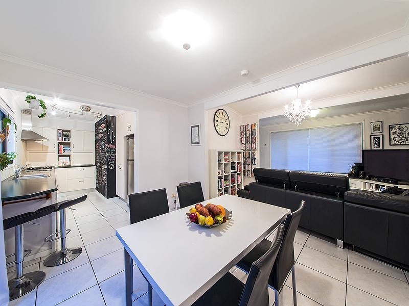 1/52 Bunya Street, Greenslopes QLD 4120