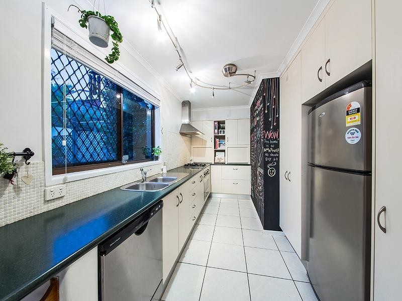 1/52 Bunya Street, Greenslopes QLD 4120