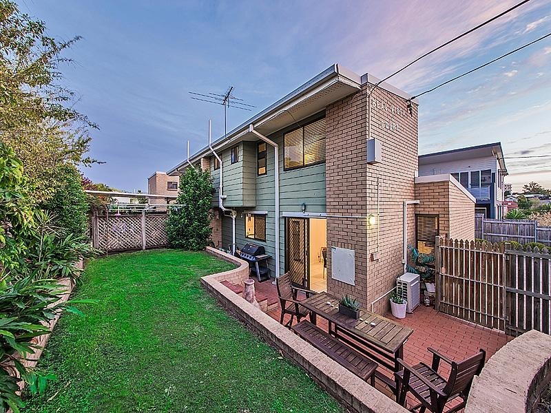 1/52 Bunya Street, Greenslopes QLD 4120