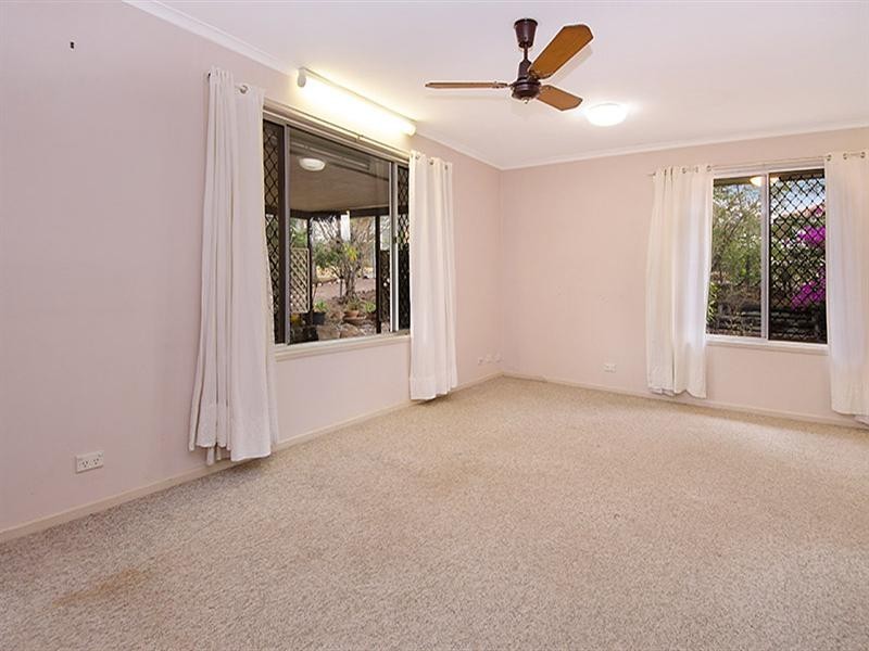 12 Leawarra Crescent, Ferny Hills QLD 4055