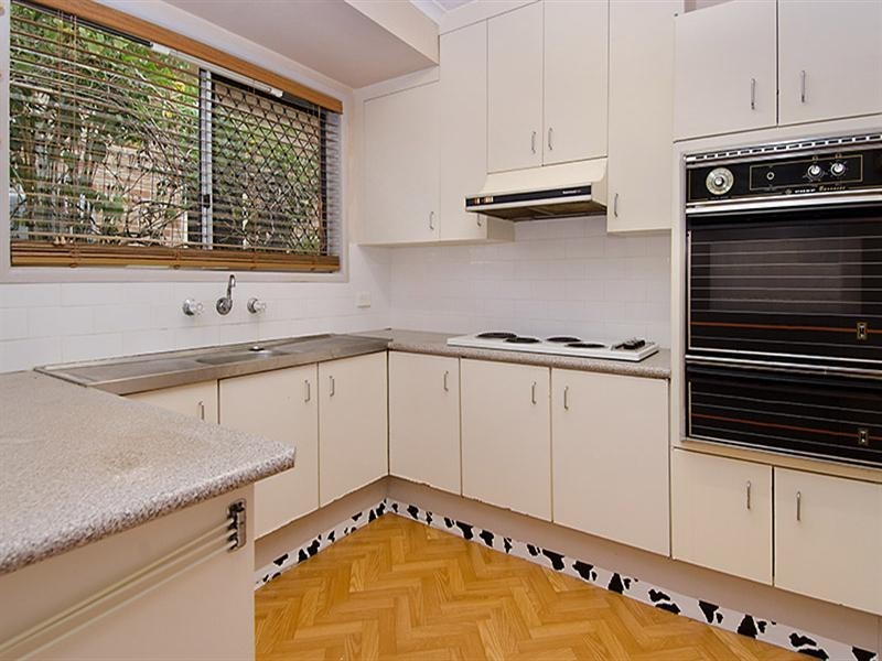 12 Leawarra Crescent, Ferny Hills QLD 4055