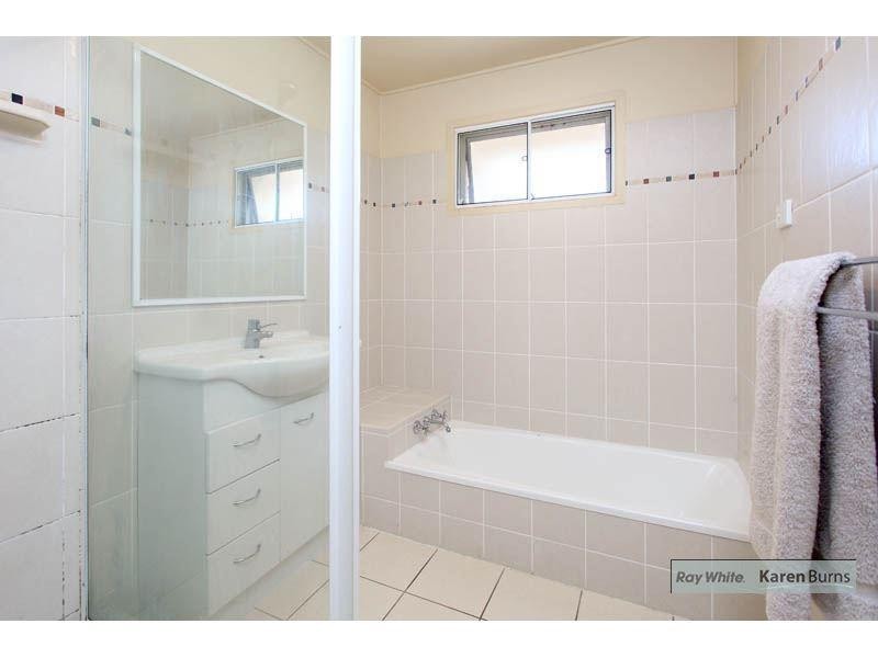 26 Kitching Street, Chapel Hill QLD 4069