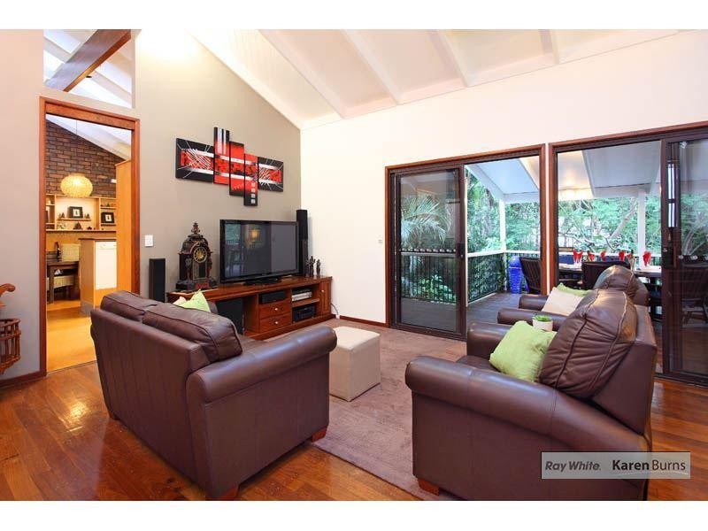 59 Chapel Hill Road, Chapel Hill QLD 4069