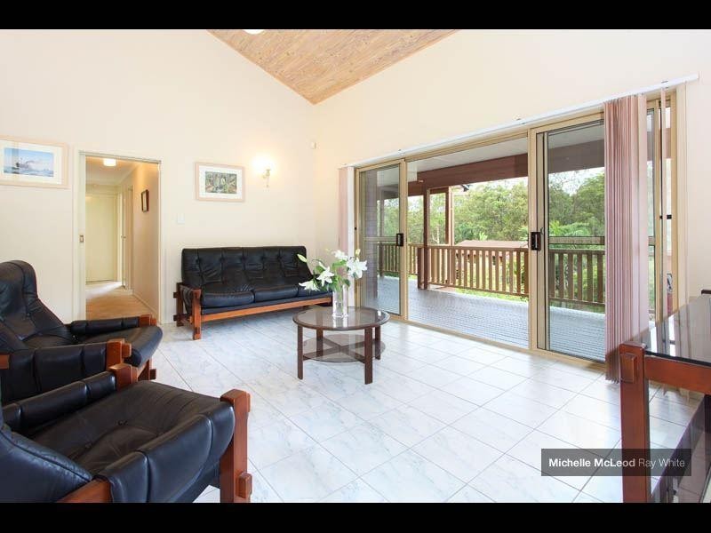 44 Nankoor Street, Chapel Hill QLD 4069