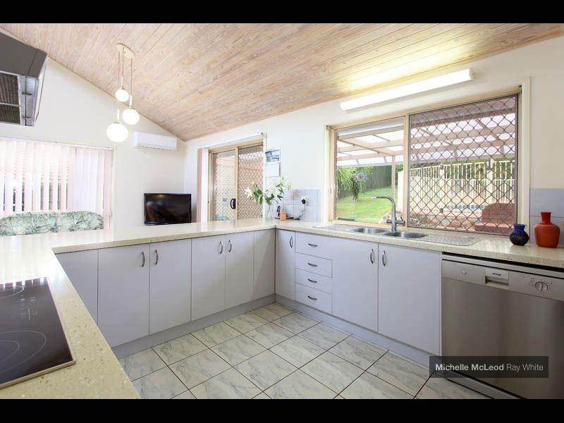 44 Nankoor Street, Chapel Hill QLD 4069