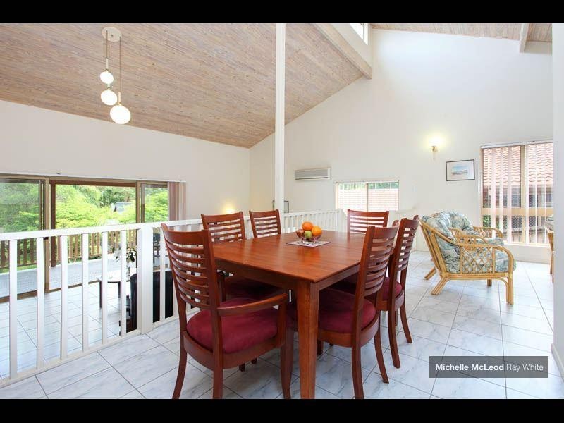 44 Nankoor Street, Chapel Hill QLD 4069