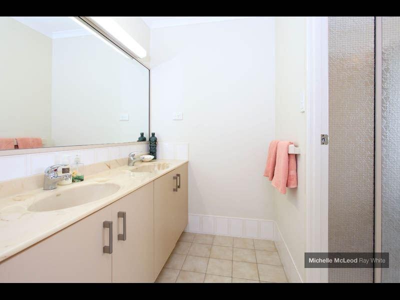 44 Nankoor Street, Chapel Hill QLD 4069