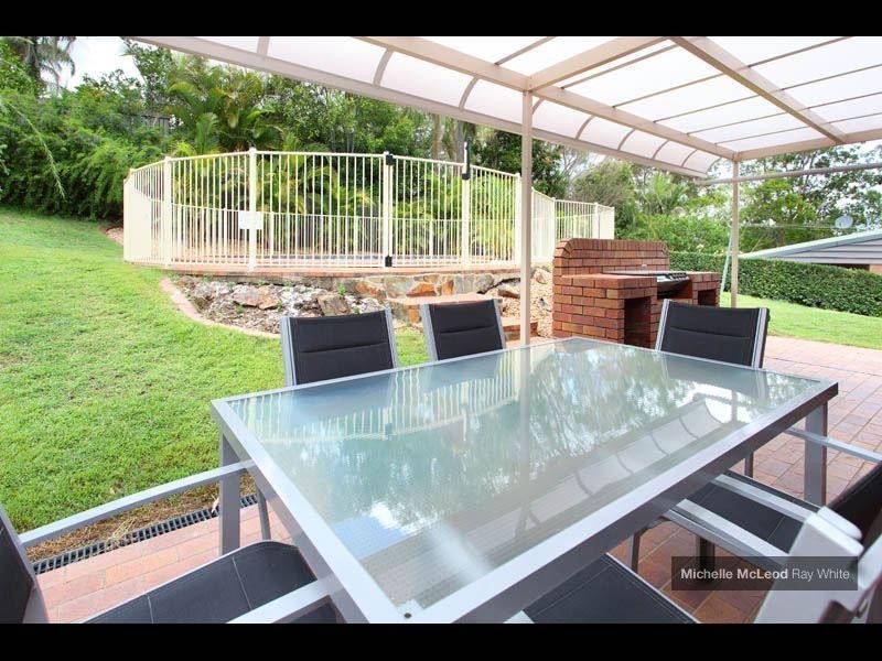 44 Nankoor Street, Chapel Hill QLD 4069