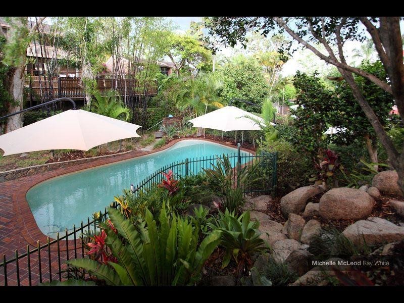 275 Chapel Hill Road, Chapel Hill QLD 4069