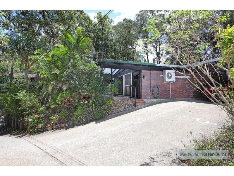 35 Ashburton Street, Chapel Hill QLD 4069
