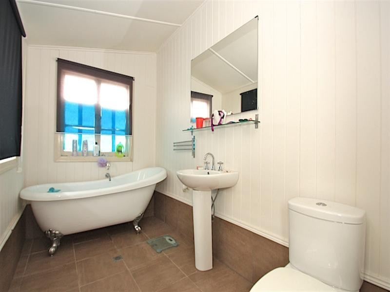 14 North Street, North Ipswich QLD 4305