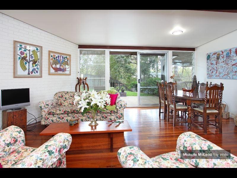 24 Ludlow Street, Chapel Hill QLD 4069