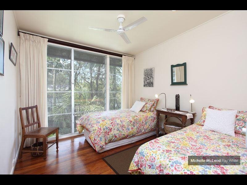 24 Ludlow Street, Chapel Hill QLD 4069