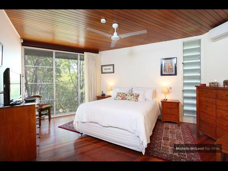 24 Ludlow Street, Chapel Hill QLD 4069