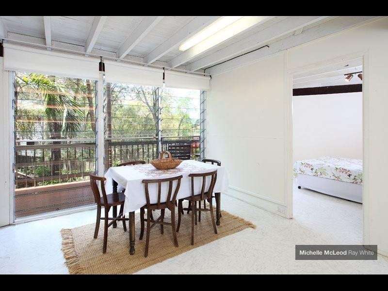 24 Ludlow Street, Chapel Hill QLD 4069