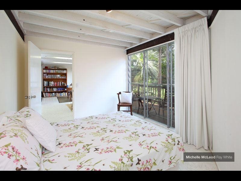 24 Ludlow Street, Chapel Hill QLD 4069