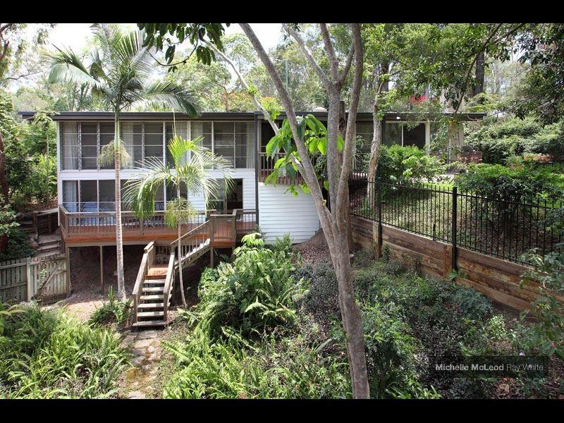 24 Ludlow Street, Chapel Hill QLD 4069