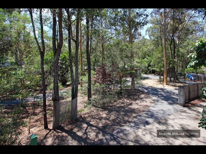 12 Kirkdale Road, Chapel Hill QLD 4069