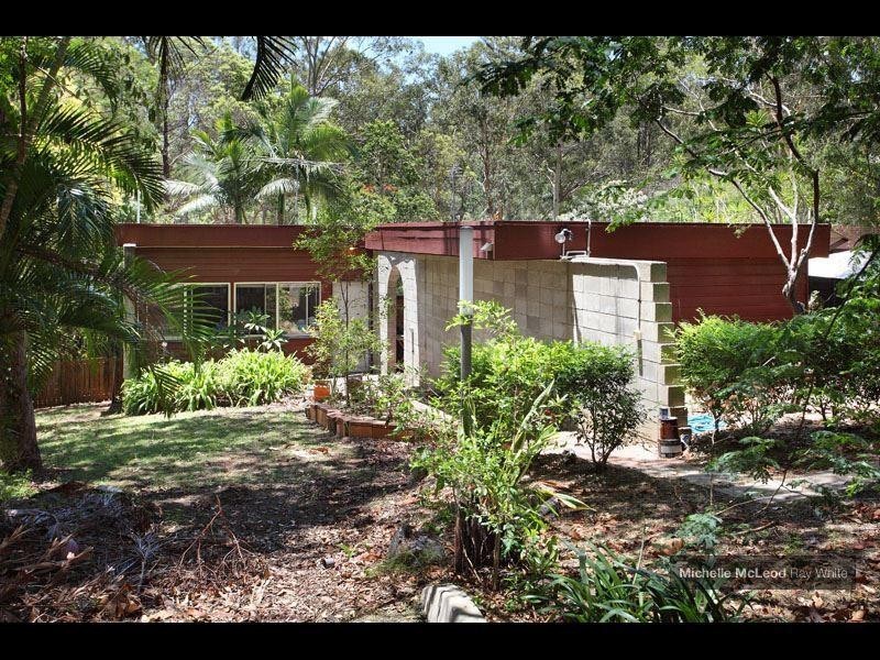 12 Kirkdale Road, Chapel Hill QLD 4069