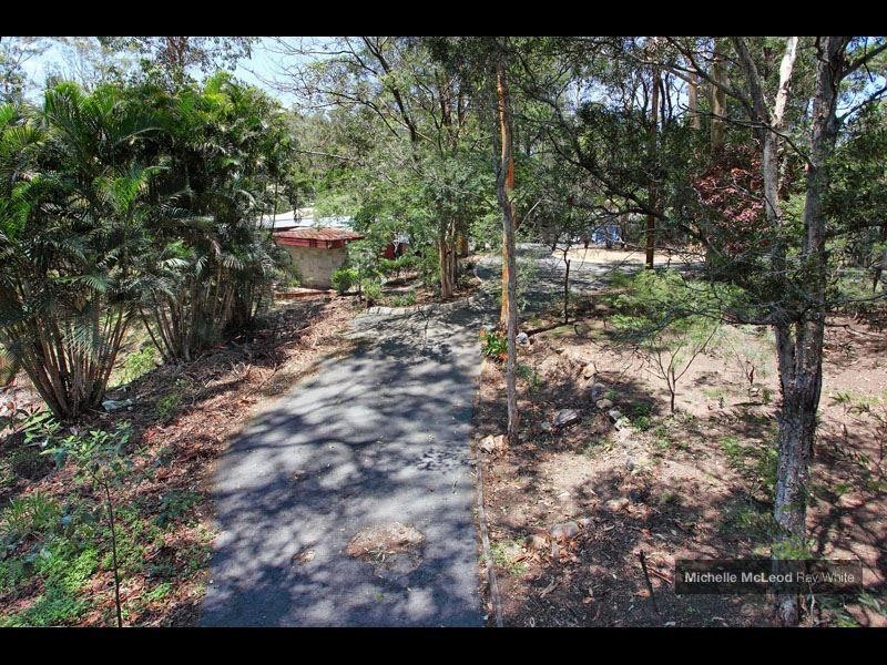 12 Kirkdale Road, Chapel Hill QLD 4069