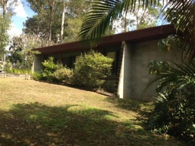 12 Kirkdale Road, Chapel Hill QLD 4069