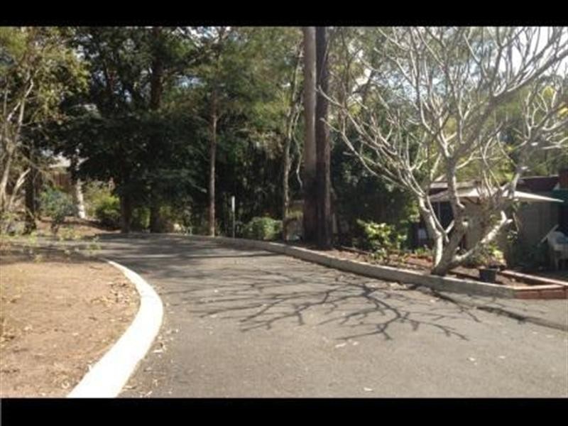 12 Kirkdale Road, Chapel Hill QLD 4069