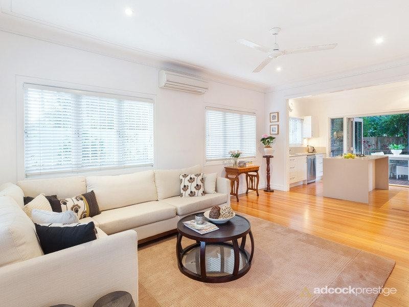 4 Raglan Street, St Lucia QLD 4067