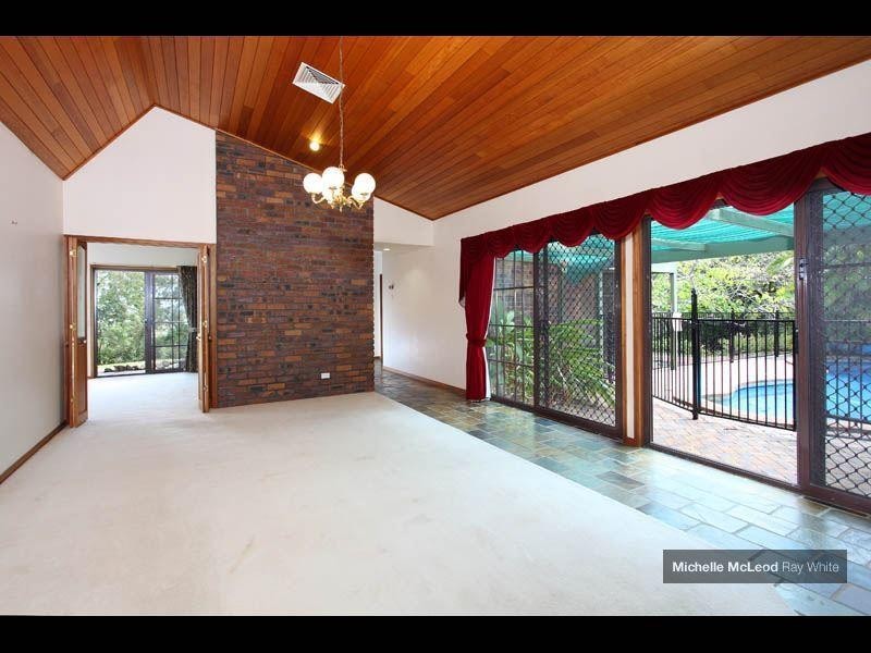 9 Spinkbrae Street, Fig Tree Pocket QLD 4069