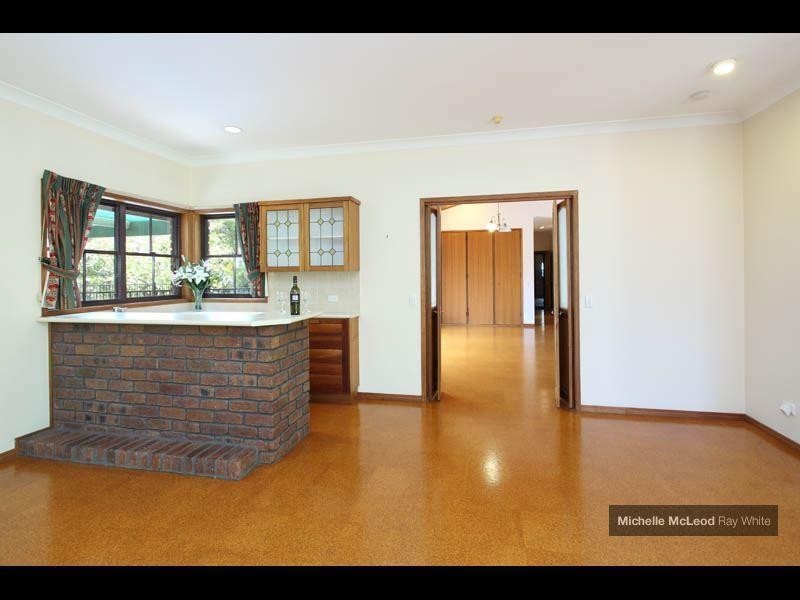 9 Spinkbrae Street, Fig Tree Pocket QLD 4069