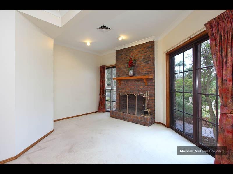 9 Spinkbrae Street, Fig Tree Pocket QLD 4069