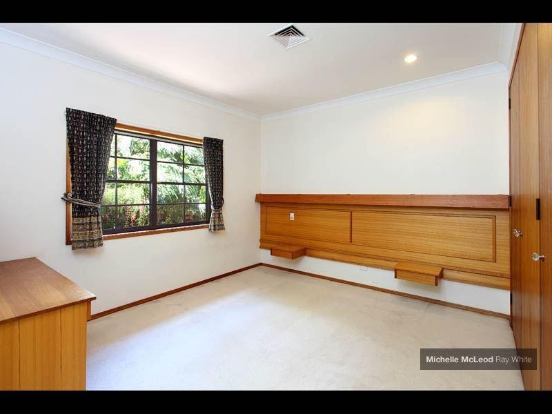 9 Spinkbrae Street, Fig Tree Pocket QLD 4069