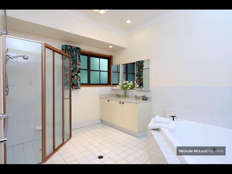 9 Spinkbrae Street, Fig Tree Pocket QLD 4069