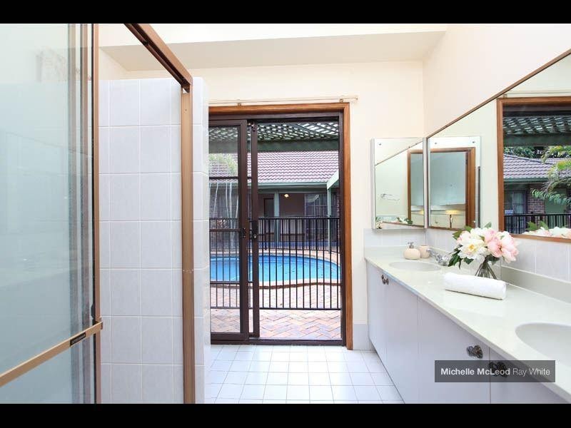 9 Spinkbrae Street, Fig Tree Pocket QLD 4069