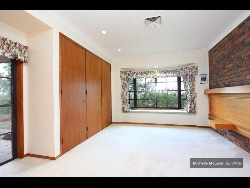 9 Spinkbrae Street, Fig Tree Pocket QLD 4069