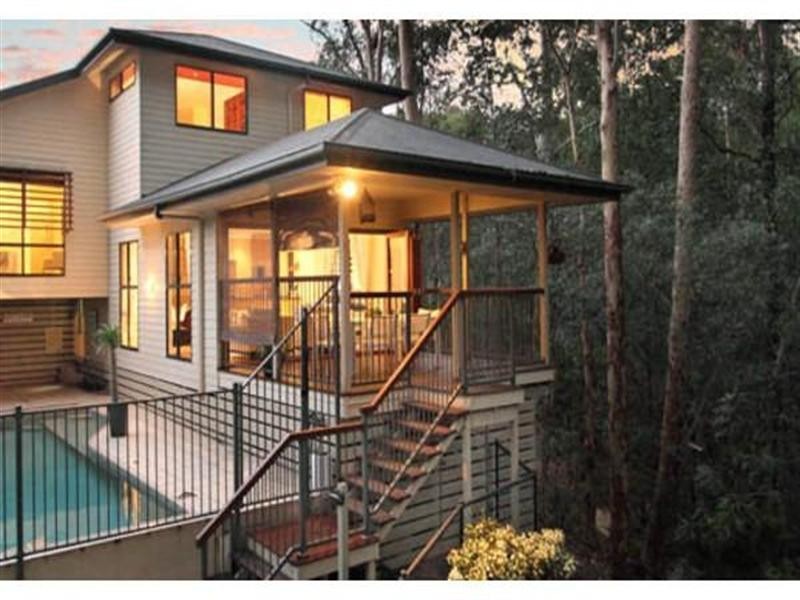 15 Grevillea Close, Chapel Hill QLD 4069