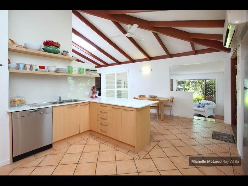 65 Chapel Hill Road, Chapel Hill QLD 4069